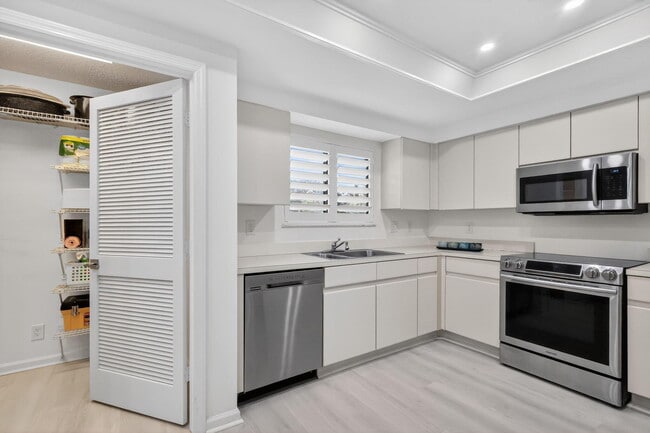 Photo - 15314 Strathearn Dr Unit 11603