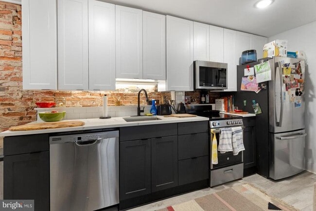 Photo - 212 Catharine St Unit 6