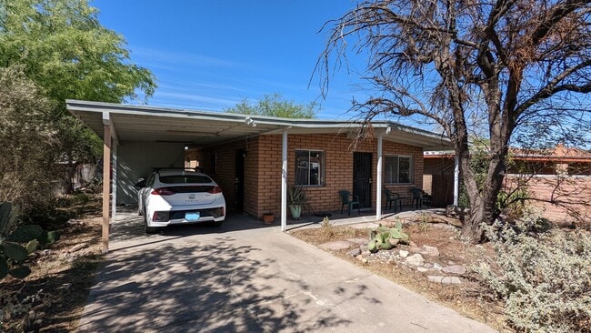 Photo - 3bed & 2bath - BRAND NEW AC - Must See Home Historic Barrio Hollywood-
