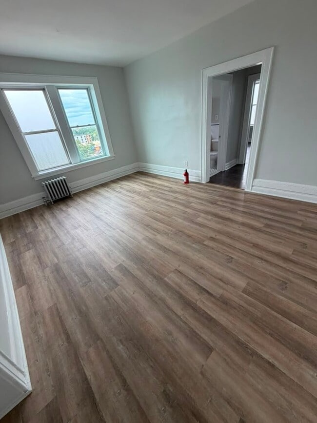 75 75th Unit 1BR
