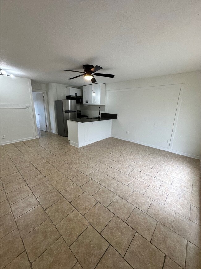 Building Photo - 7610 Red Robin Ln Unit 2 Rental