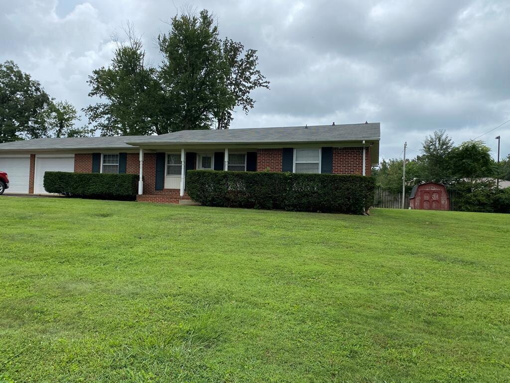 3-Bedroom 2-Bathroom Home with 2 car garage in Prime Cookeville Location! - 3-Bedroom 2-Bathroom Home with 2 car garage in Prime Cookeville Location!