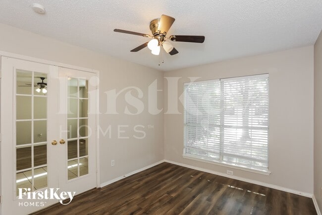 Photo - 1146 Finch Cir