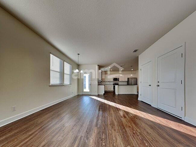 Photo - 105 Moultrie Crossing Ln