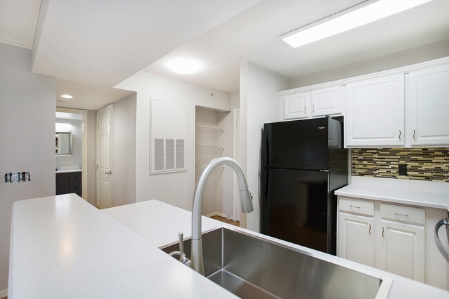 Photo - 8271 Key Royal Cir Unit 924