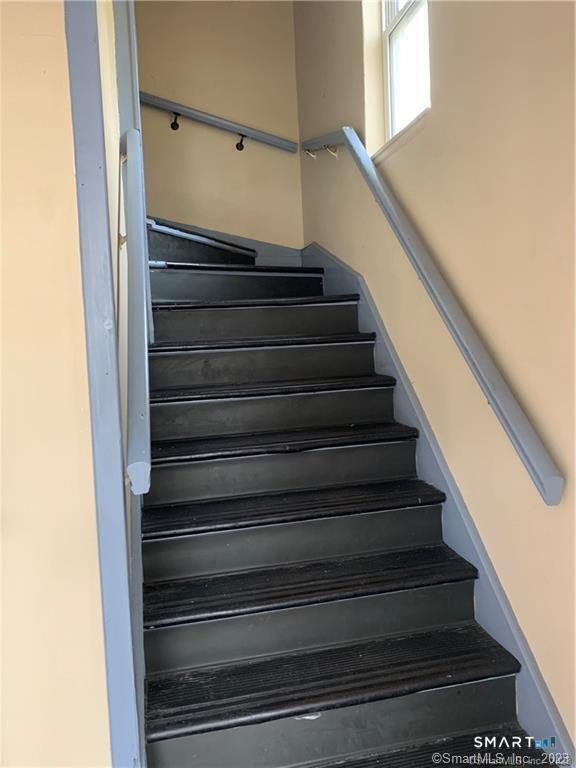 640 Elm St Unit 2R