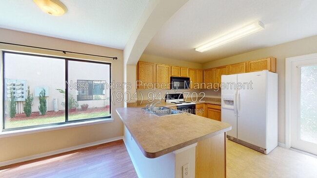 315 Redwood Ln
