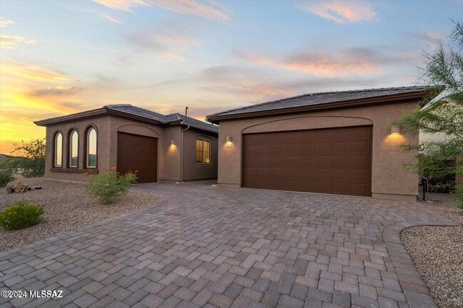 Photo - 10623 N Iron Peak Dr