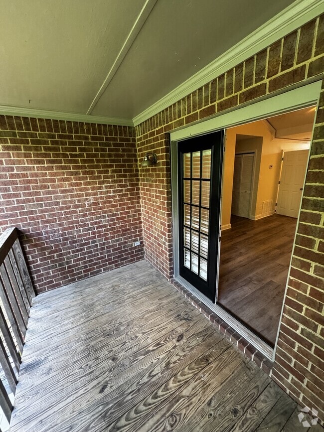 Building Photo - 1055 Baxter St Rental