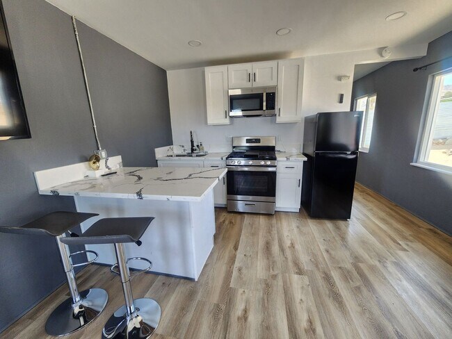 6545 Pine Ave Unit 1