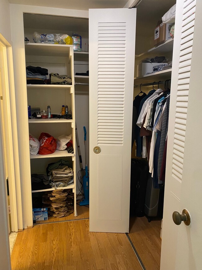 Photo - 2030 F St NW Unidad 603