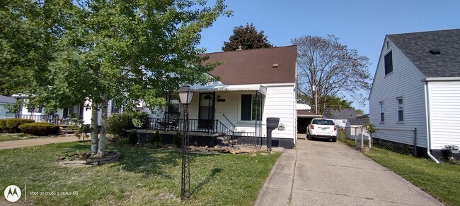 Photo - 25880 Groveland St