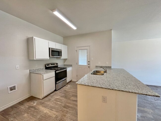 Photo - 1716 Clovis Dr