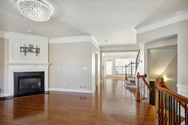 Photo - 5037 Colchester Ct