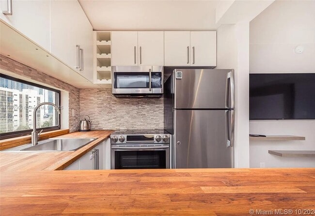 Photo - 16919 N Bay Rd Unidad 605