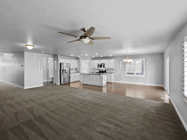 589 W Life Dr