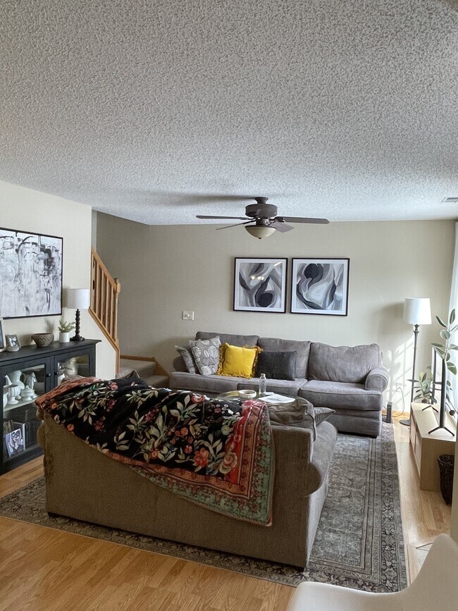 Photo - 1238 Larkspur Ln