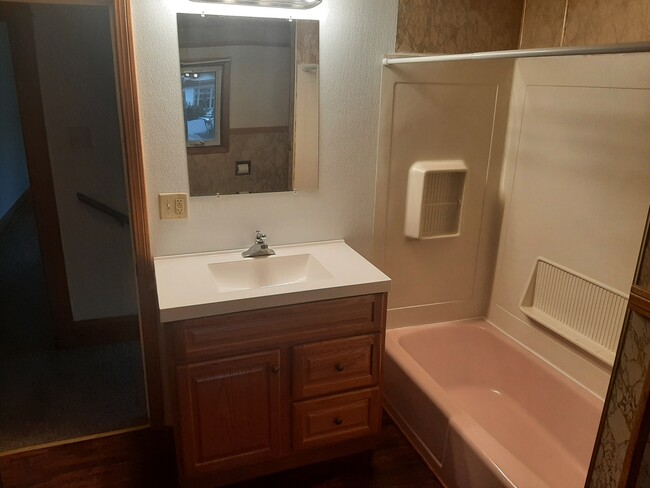 Photo - 157 W 7th St House