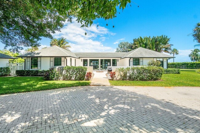 Building Photo - 210 S Lake Dr Rental