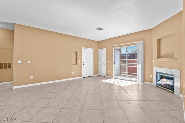 Building Photo - 4730 E Craig Rd Unit 1005
