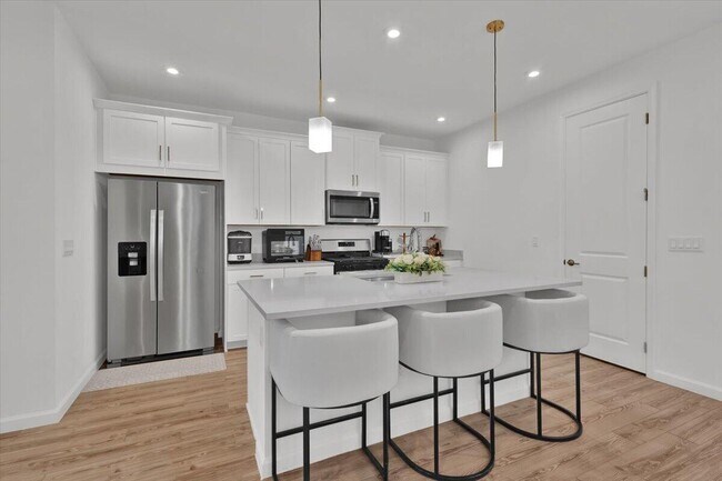 Photo - 12736 SW Eleanor Dr