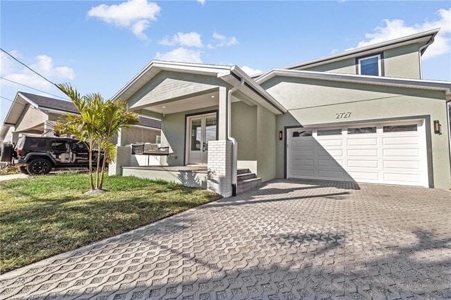 Building Photo - 2727 W Chestnut St