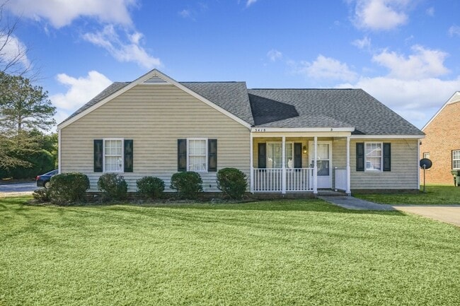 Building Photo - 3418 Pear Tree Court Unit B