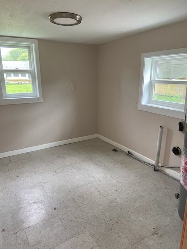 Photo - 1 bedroom home for lease in Poplar Bluff