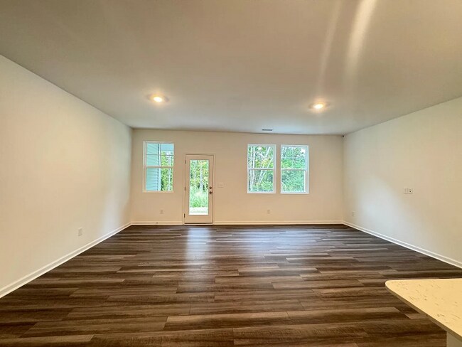 Photo - 296 Thompson Overlook Wy