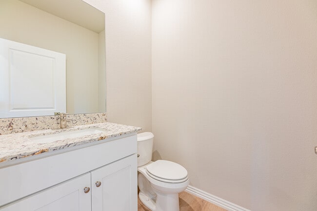 Photo - 1601 Casuarina Dr