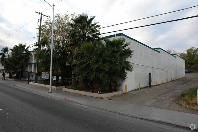Cashman Field Inn - Cashman Field Inn