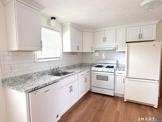 Photo - 100 Jordan St