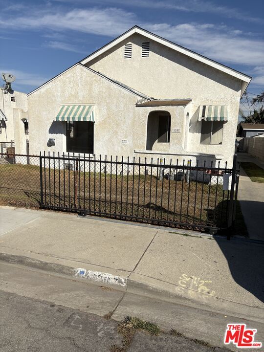 Photo - 1207 E 76th St