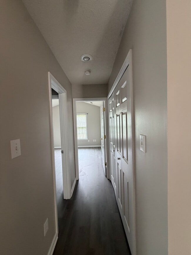 Photo - 2br/2ba Paddock Place Apartment