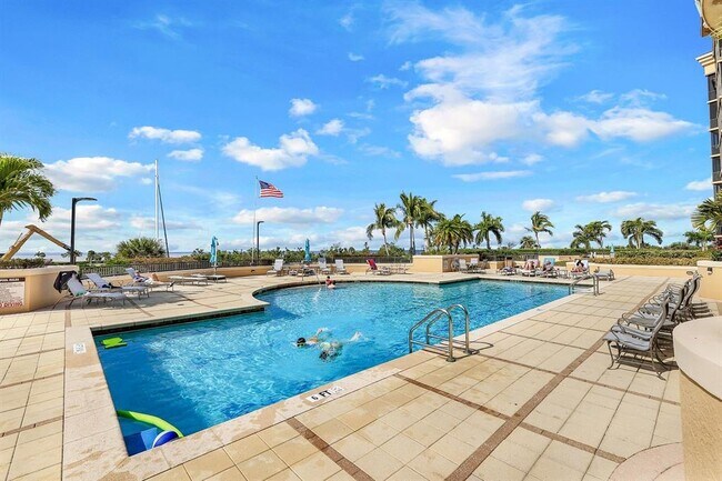 3313 Sunset Key Cir Unit 404