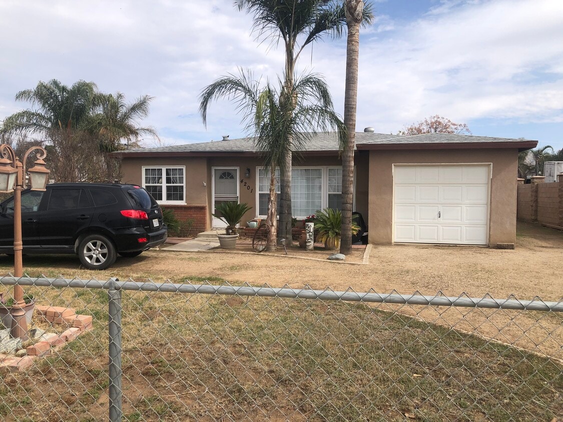 Photo - 4201 Center Ave (Norco, CA)
