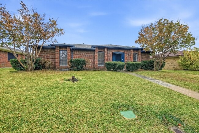 Photo - 1746 Glencairn Ln