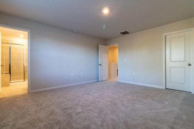 Building Photo - 1056 Shoreside Dr
