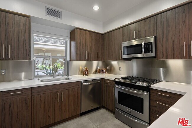 Photo - 11023 Fruitland Dr