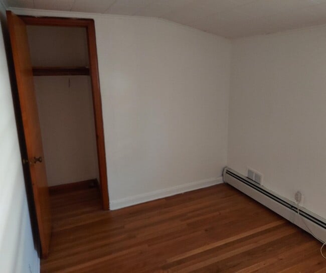 Photo - 48 W 32nd St