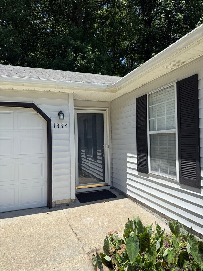 Photo - 3BD/2BA Home minutes from Dam Neck/Oceana Bases! Updated Throughout! Attached One Car Garage!