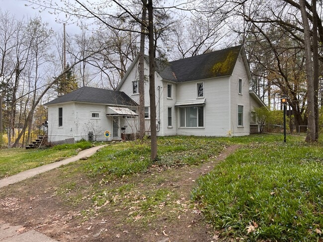 Photo - 167 E Seventeenth St