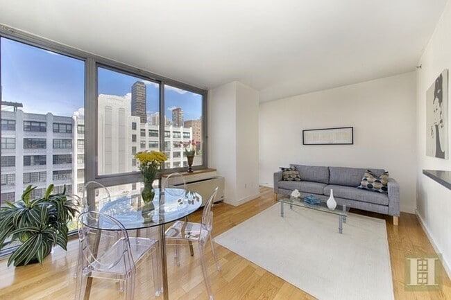 Building Photo - 225 W 60th St Unit 8D