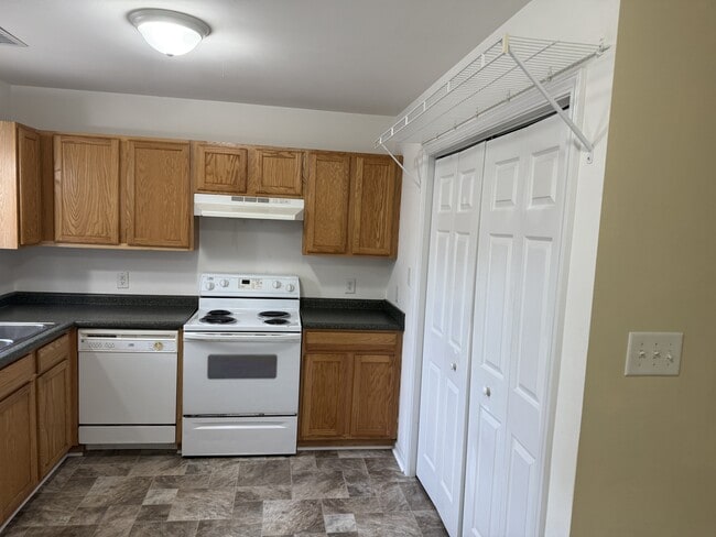 Photo - 126 Short St