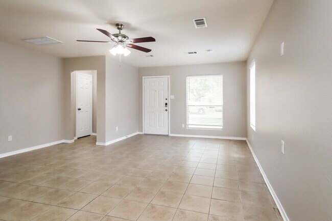 Photo - 1826 Live Oak Hill St