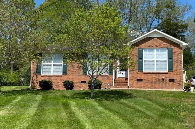 Photo - 828 Mulberry Dr