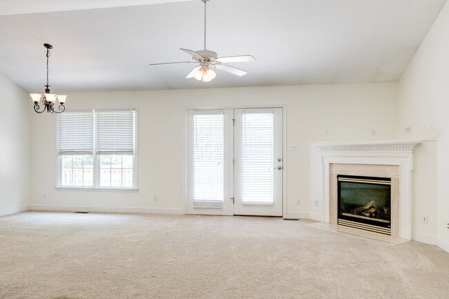 Photo - 1913 Castle Glen Dr