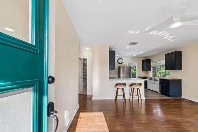 Photo - 1101 27th St N