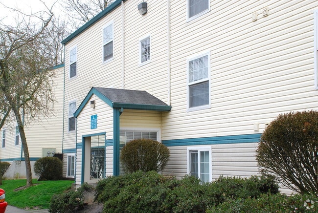 Building Photo - Bristol Woods Rental
