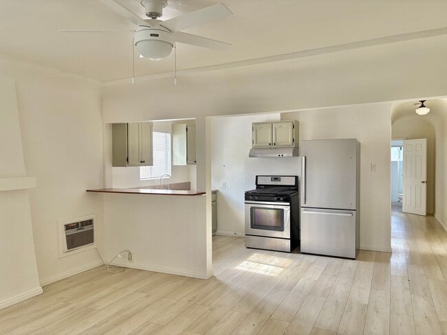 Photo - 3659 6th Ave Unit 3661 1/2 6th Ave